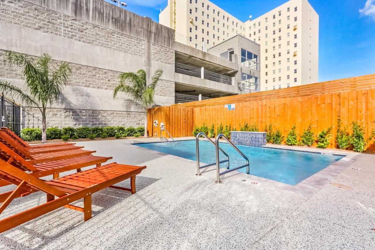 Апартаменты Hosteeva Chic Urban Retreat W Pool Steps To St Charles Ave And Near Bourbon St Новый Орлеан Экстерьер фото